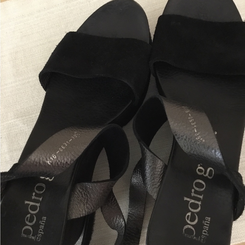 Pedro Garcia Elegant Black Wedge Sandals - Picture 8 of 10
